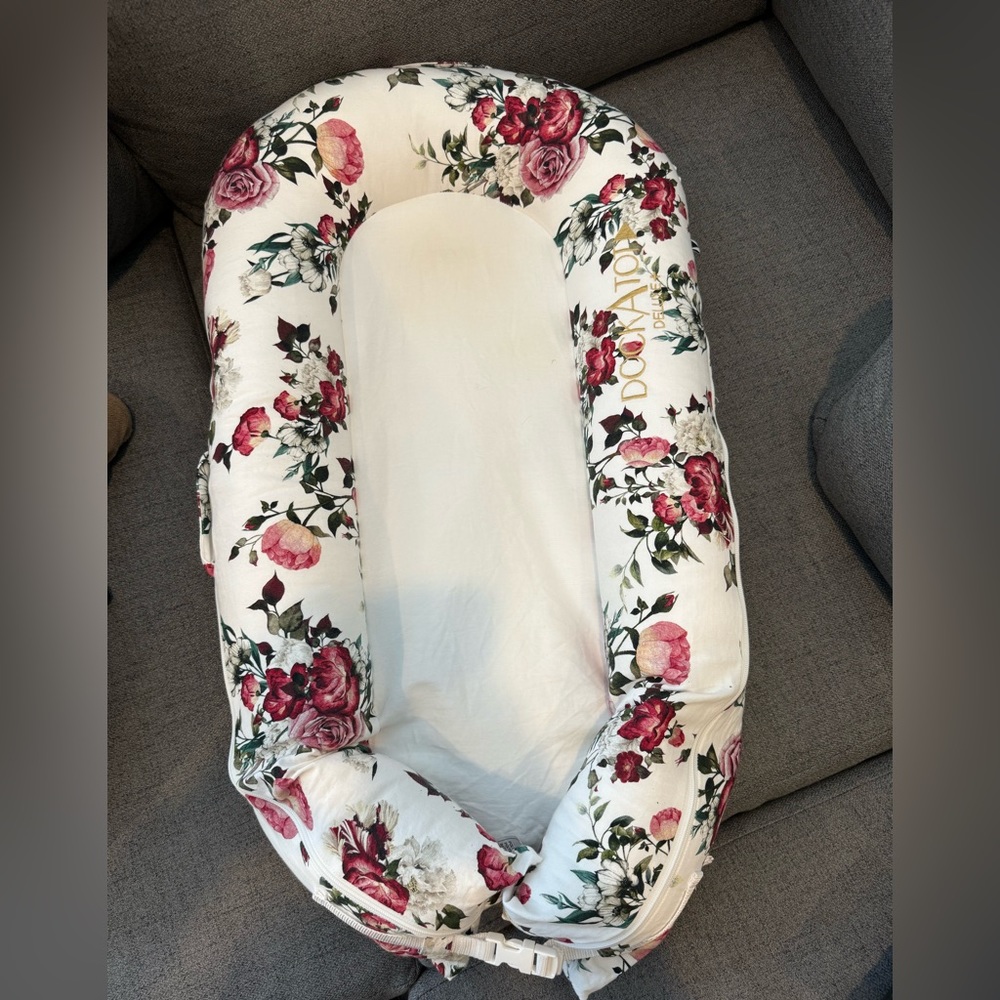 Doc A Tot Deluxe + like new, gently loved 🥰